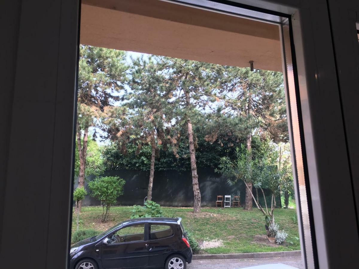 Tra S.Orsola E Fiera Apartment Bologna Luaran gambar