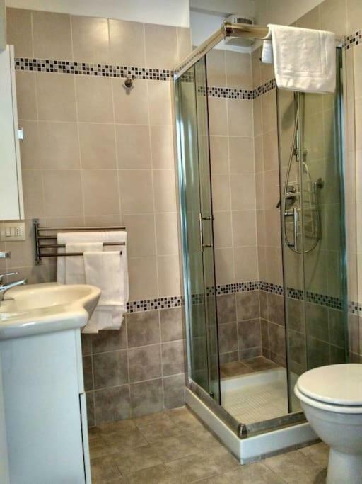 Tra S.Orsola E Fiera Apartment Bologna Luaran gambar